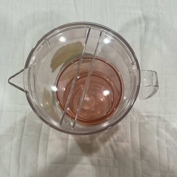 Kate Spade Lemon Pitcher with Glasses 🍋 - Picture 4 of 6